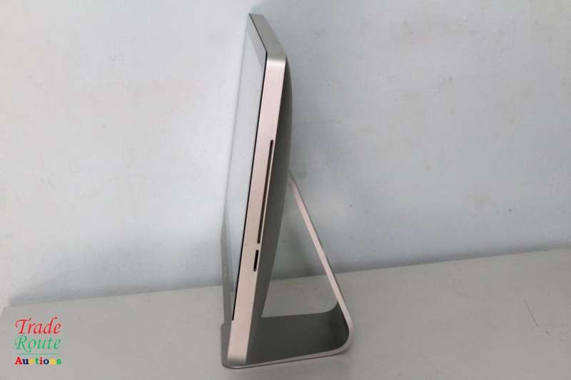 iMAC | 21.5 INCH | Core i5 2.5Ghz 32GB RAM 500GB HDD * AMD Radeon HD Graphics