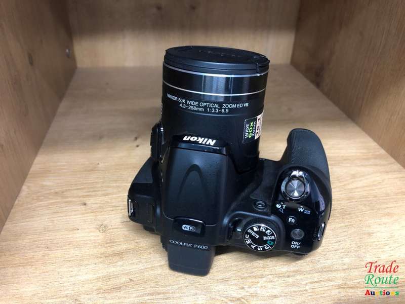Nikon COOLPIX P600 Digital Camera (Black)