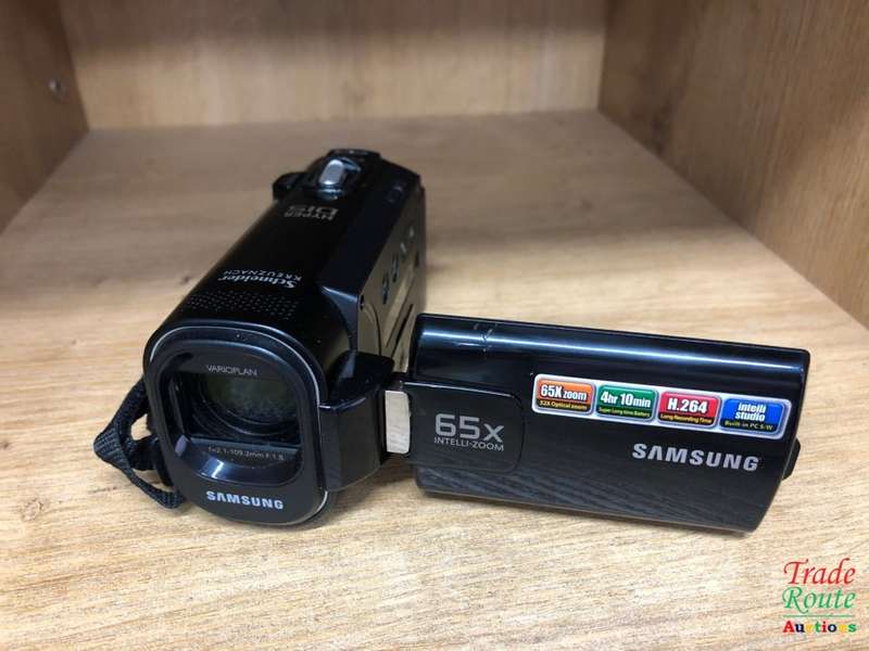 Samsung  SMX-F40BP Ultra Zoom Camcorder (Black)