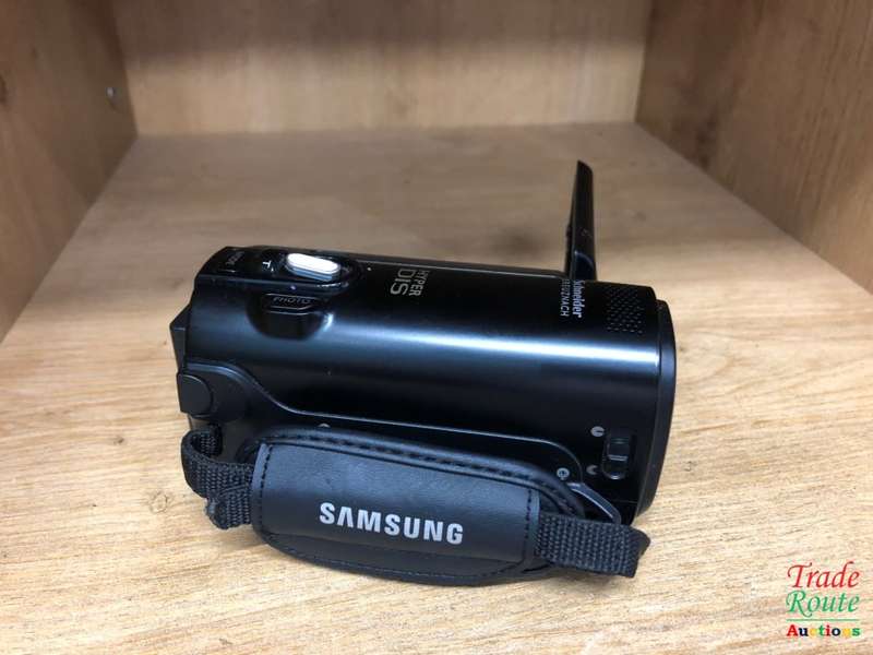 Samsung  SMX-F40BP Ultra Zoom Camcorder (Black)