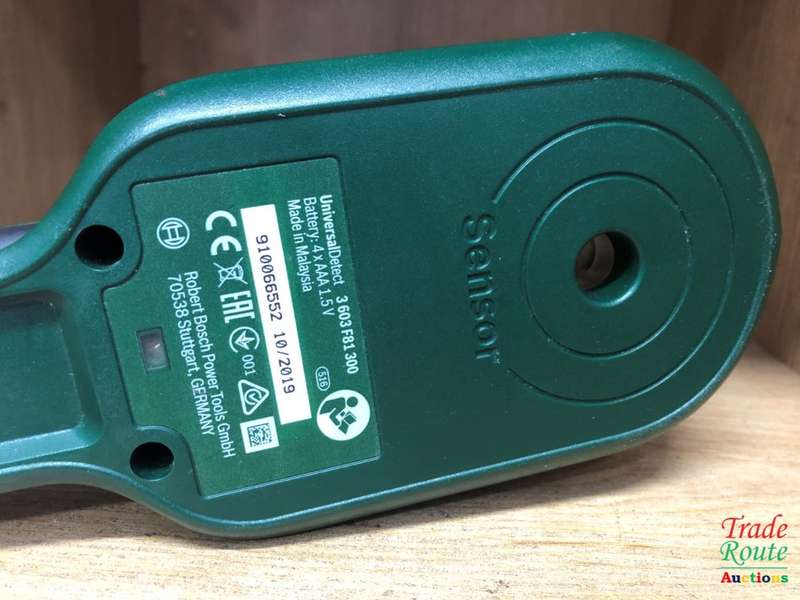 Bosch UniversalDetect Digital Detector (Black and Green)