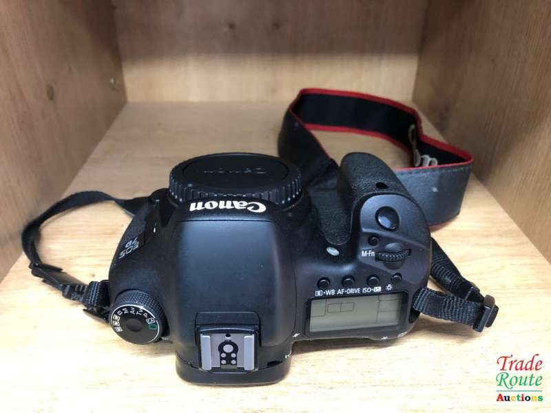 Canon EOS 7D 18MP PROFESSIONAL Digital SLR Camera (BODY) - 18 Megapixels