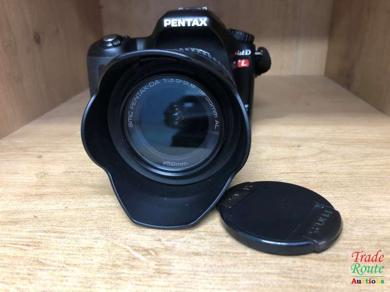 Pentax *ist DL DIGITAL SLR Camera with 18-55 Lens Kit