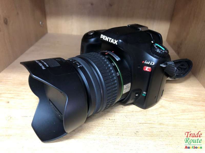 Pentax *ist DL DIGITAL SLR Camera with 18-55 Lens Kit