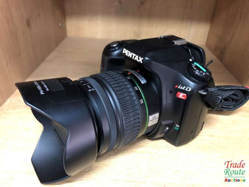 Pentax *ist DL DIGITAL SLR Camera with 18-55 Lens Kit