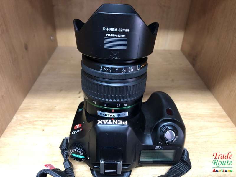 Pentax *ist DL DIGITAL SLR Camera with 18-55 Lens Kit
