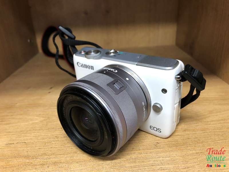 Canon EOS M10 Mirrorless Camera Kit with EF-M 15-45mm Image Stabilization STM Lens Kit (White)