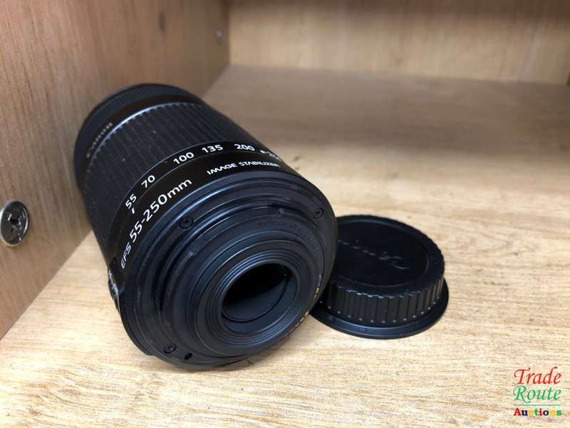 Canon EF-S 55-250m IS (Image Stabilizer)  Lens for Canon DSLR Cameras