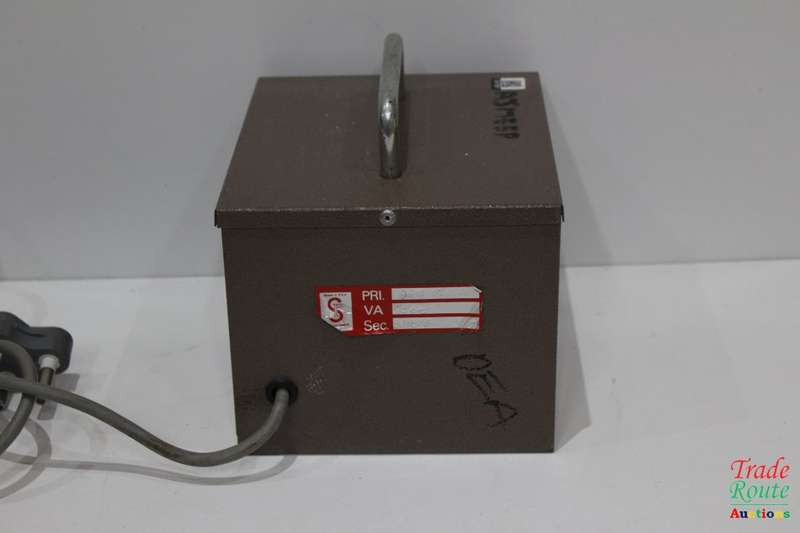 STEP DOWN 220V TO 110V TRANSFORMER