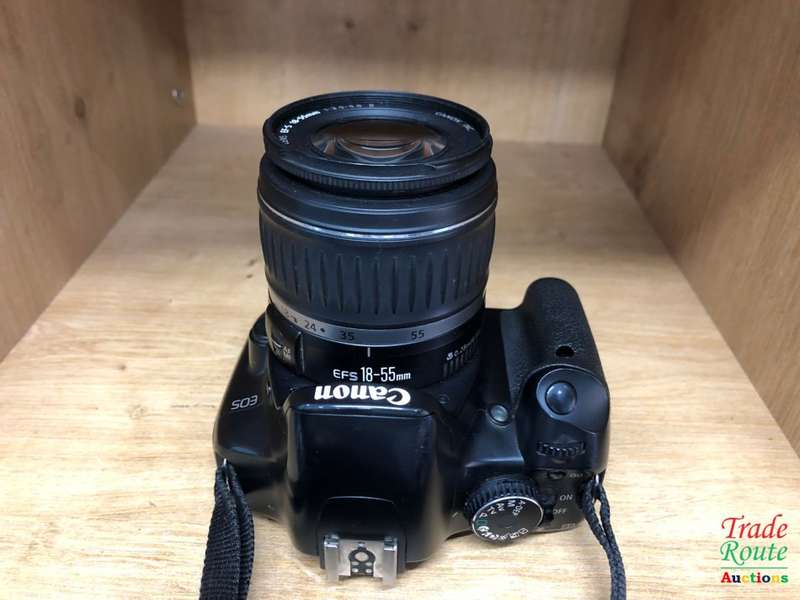 Canon EOS 450D DigitalSLR camera 12.2 Megapixels with Canon 18-55mm Lens Kit
