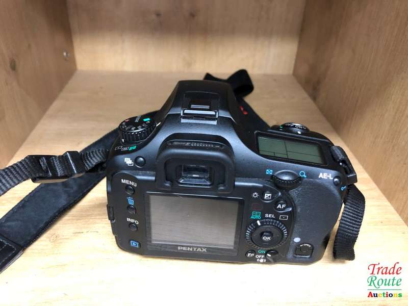 Pentax K10D Digital SLR Camera with 18-55 Lens Kit