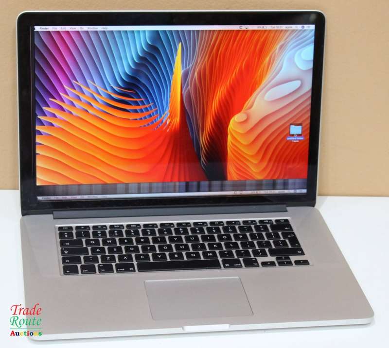 Apple MacBook Pro 15.4-inch Retina Display | Core i7 2.2GHz | 16GB RAM | 256GB SSD - FAULTY LCD