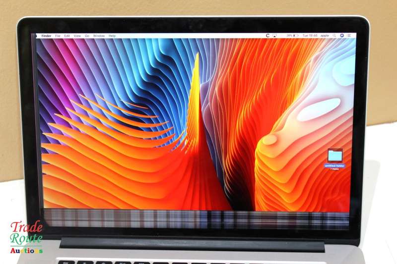 Apple MacBook Pro 15.4-inch Retina Display | Core i7 2.2GHz | 16GB RAM | 256GB SSD - FAULTY LCD
