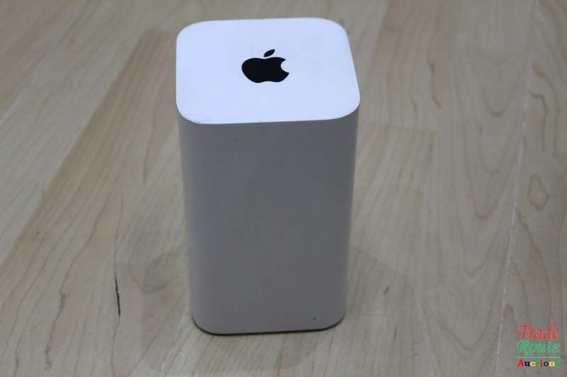 FAULTY ? SOLD FOR SPARES - Apple AirPort Extreme Base Station (A1521) - WiFi access point and router