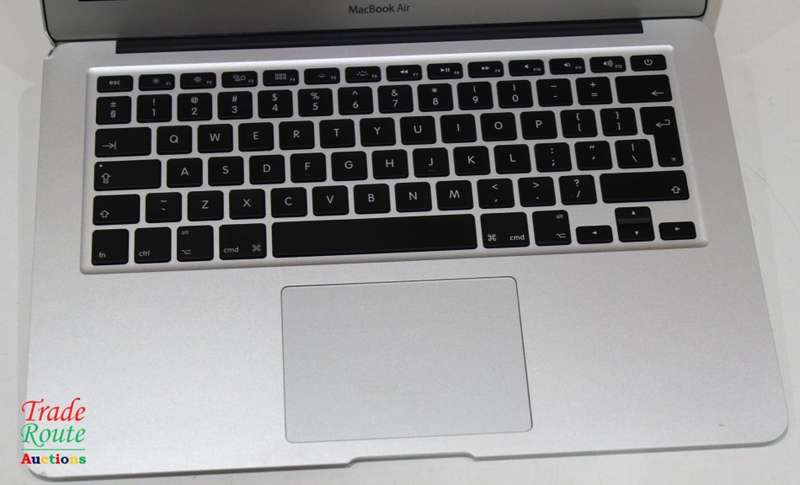 MacBook Air 13.3-inch * Core i5 1.6GHz * 4GB  RAM * 128GB SSD * MAC OS Monterey 2015 Model