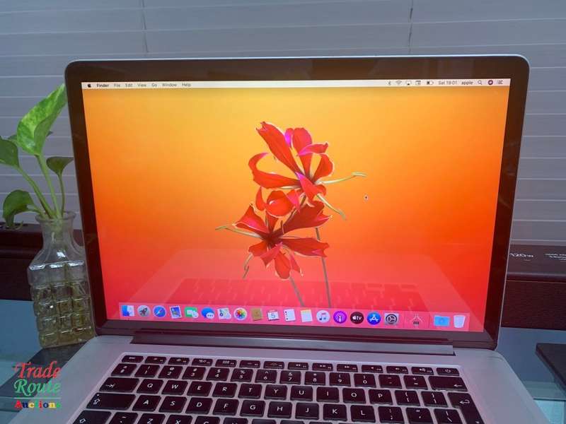 Apple MacBook Pro 15 inch Retina Display | Core i7 2.6GHz | 8GB RAM | 512GB SSD