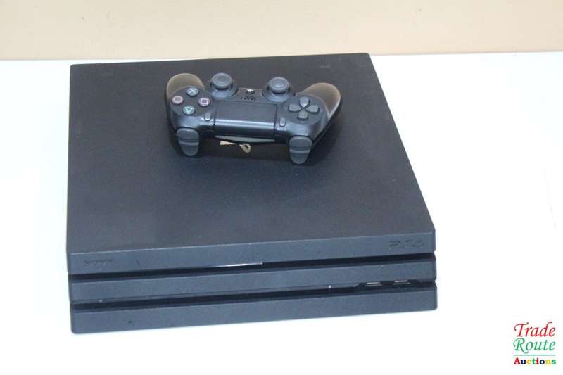 Sony Playstation 4 Console Pro 1TB [CUH-7016b] PS4 PRO + 1 Wireless Controller