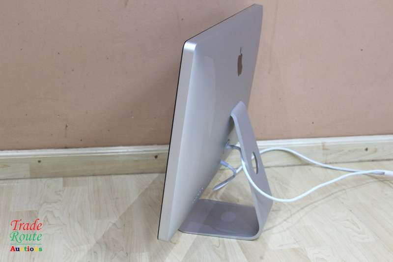 Apple LED 27-Inch Thunderbolt Cinema Display Monitor A1407