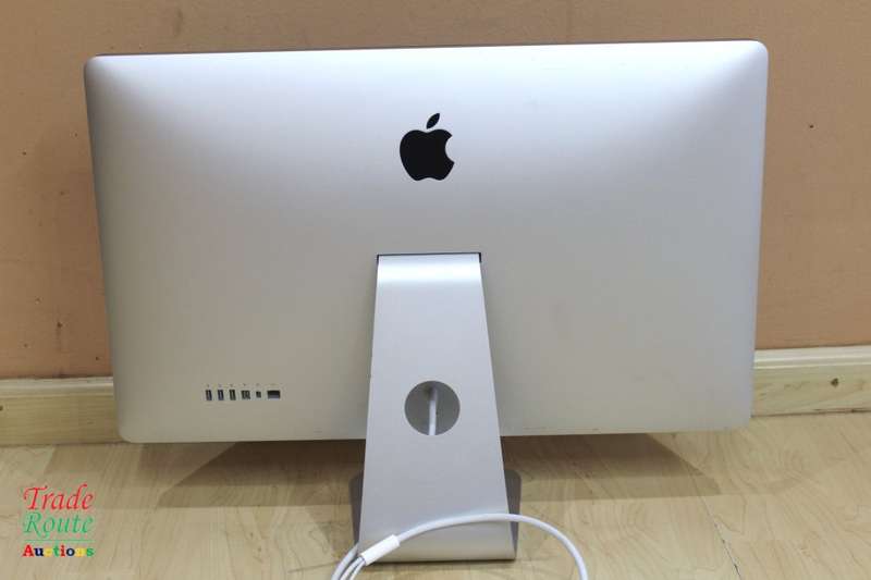 Apple LED 27-Inch Thunderbolt Cinema Display Monitor A1407