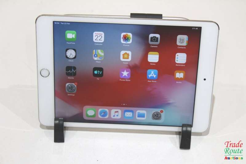 Apple iPad Mini 3 Wi-Fi 16GB White MGNv2HC/A A1599 - TouchScreen Tablet