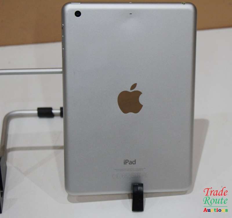 Apple iPad Mini 3 Wi-Fi 16GB White MGNv2HC/A A1599 - TouchScreen Tablet