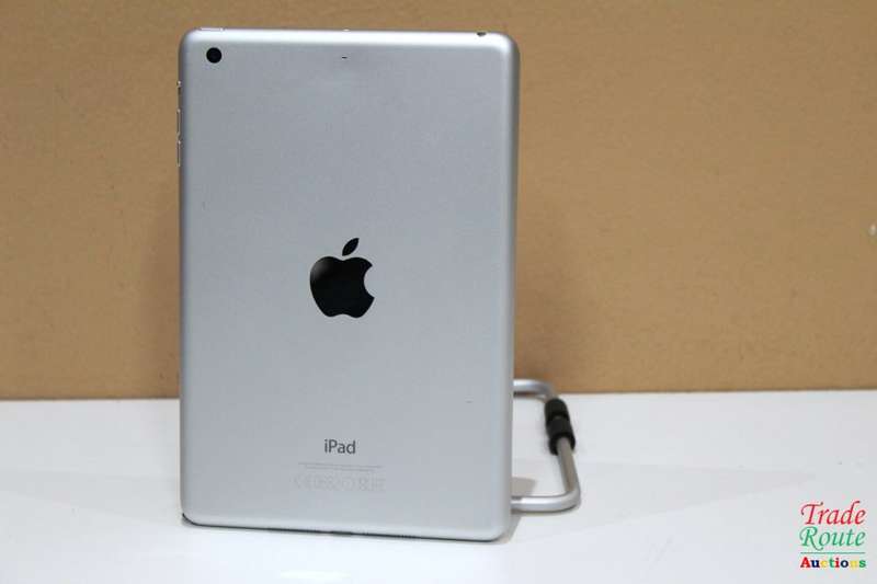 Apple iPad Mini 3 Wi-Fi 16GB White MGNv2HC/A A1599 - TouchScreen Tablet