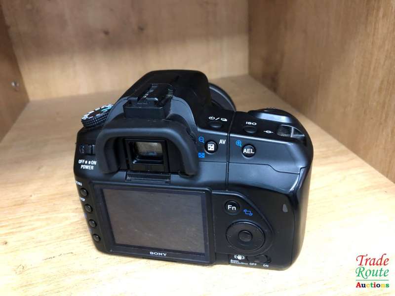 SONY ALPHA A200 DSLR PROFESSIONAL DIGITAL CAMERA + 18-55 SONY LENS KIT