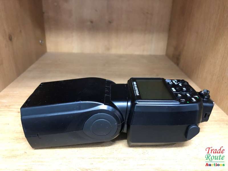 Nikon SB-5000 AF Speedlight Flash for Nikon DSLR Cameras