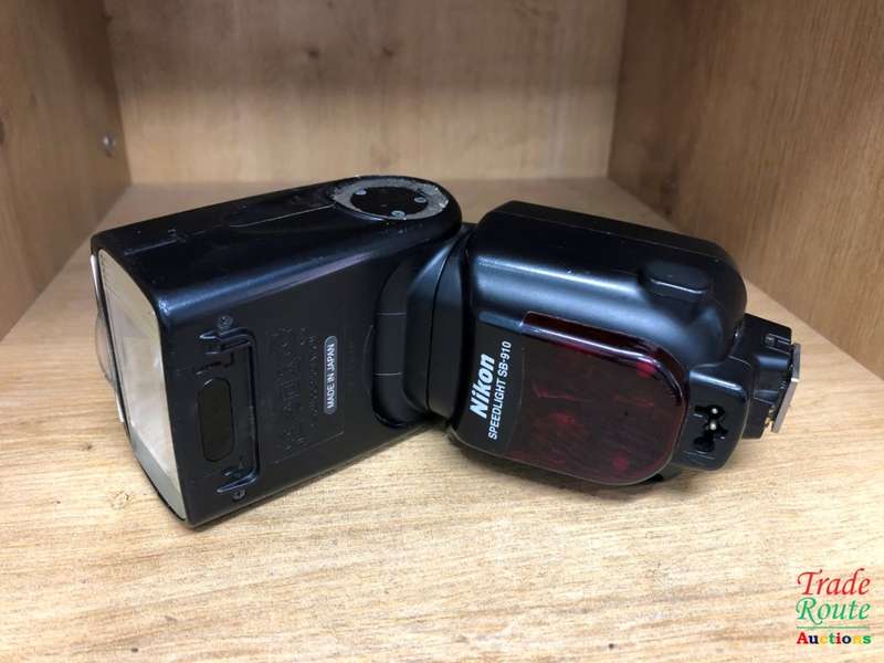 Nikon SB-910 Speedlight Flash for Nikon DSLR Cameras