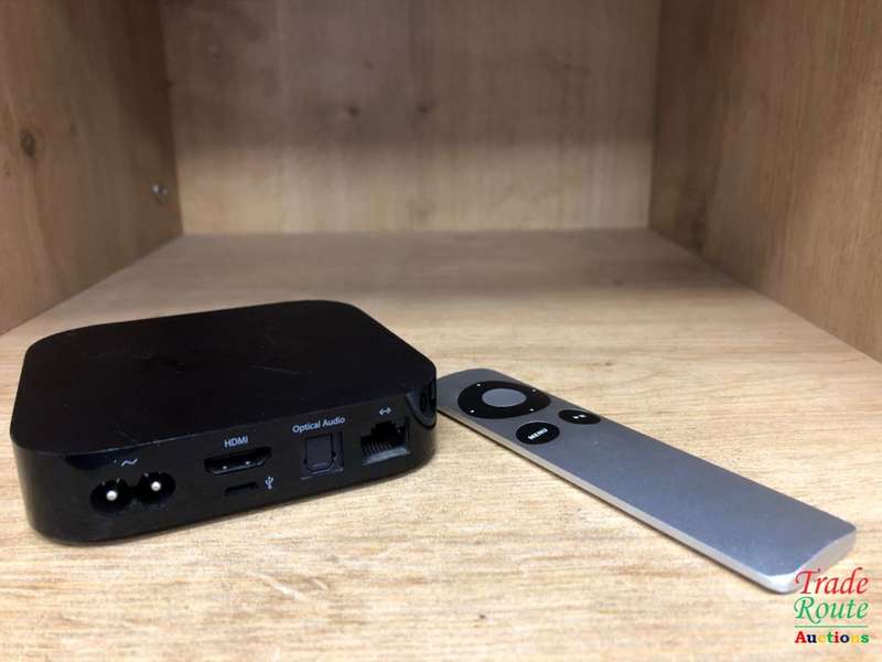 Apple TV  | 3rd Gen | A1469  - with Remote