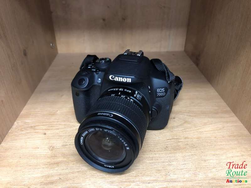 Canon EOS 700D DIGITAL SLR CAMERA KIT WITH 18-55MM iii LENS | 18.0 MP FULL HD