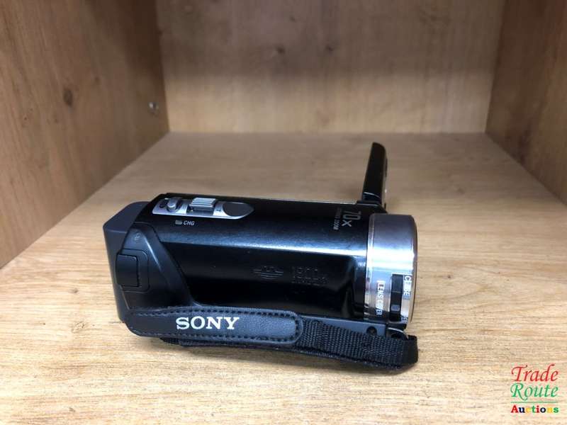 Sony DCR-SX22 Digital Video Recorder Handycam Camcorder - 70X ZOOM