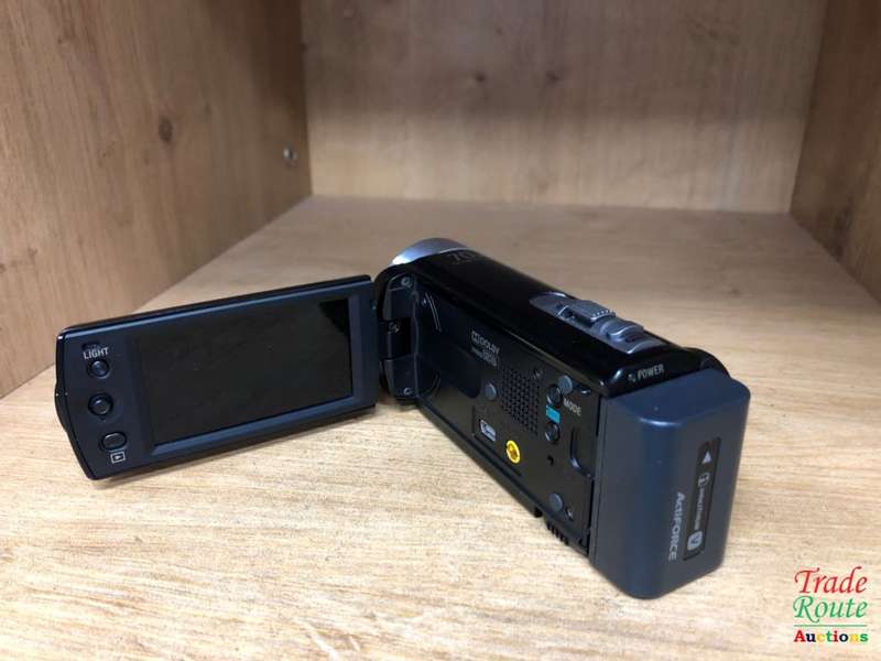 Sony DCR-SX22 Digital Video Recorder Handycam Camcorder - 70X ZOOM