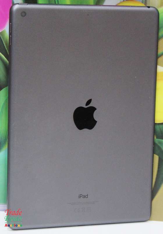 Apple iPad 7th Gen 10.2" Wi-Fi  32GB - Space Grey - (MW742HC/A) (A2197)