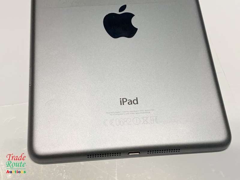 APPLE IPAD MINI 2 | 32GB | ME820B/A  with Retina display Wi-Fi + Cellular
