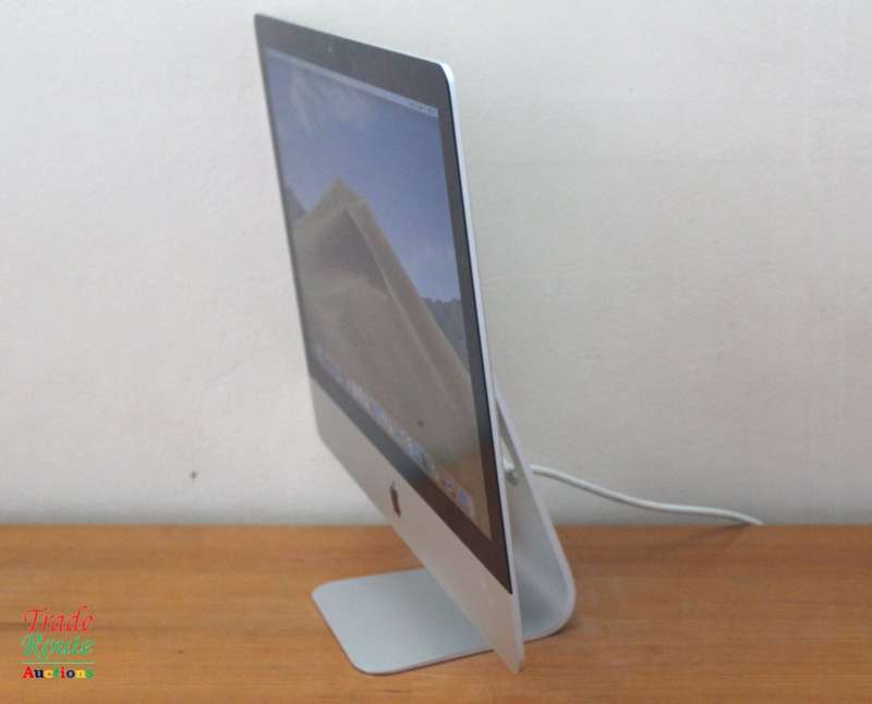 2017 Apple iMAC * ULTRASLIM  * All In One Desktop * Very Stylish