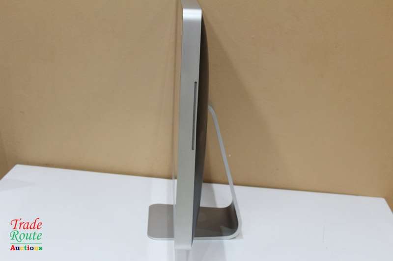 iMac 24-Inch "Core 2 Duo" 3.06Ghz - All in One Desktop - Nvidia Geforce Graphics