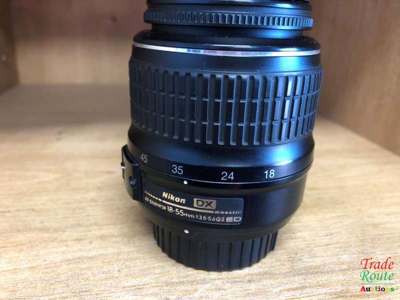 Nikon AF-S DX Zoom-NIKKOR 18-55mm f/3.5-5.6G ED II Lens