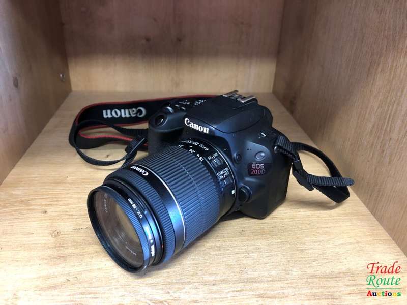 Canon EOS 200D DSLR Camera - 24.2MP - DIGIC 7 - with Canon 18-55 IS STM Lens kit