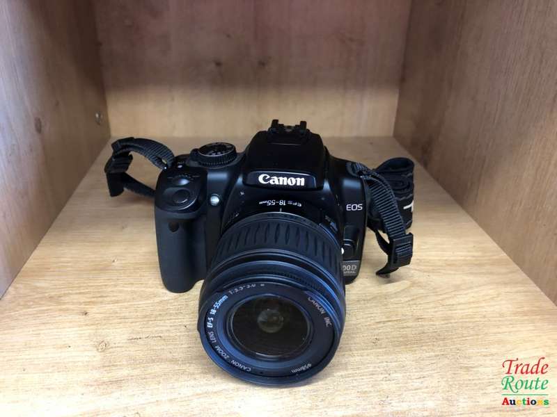 Canon EOS 400D DigitalSLR camera 10.1 Megapixels + Canon EFS 18-55mm Lens