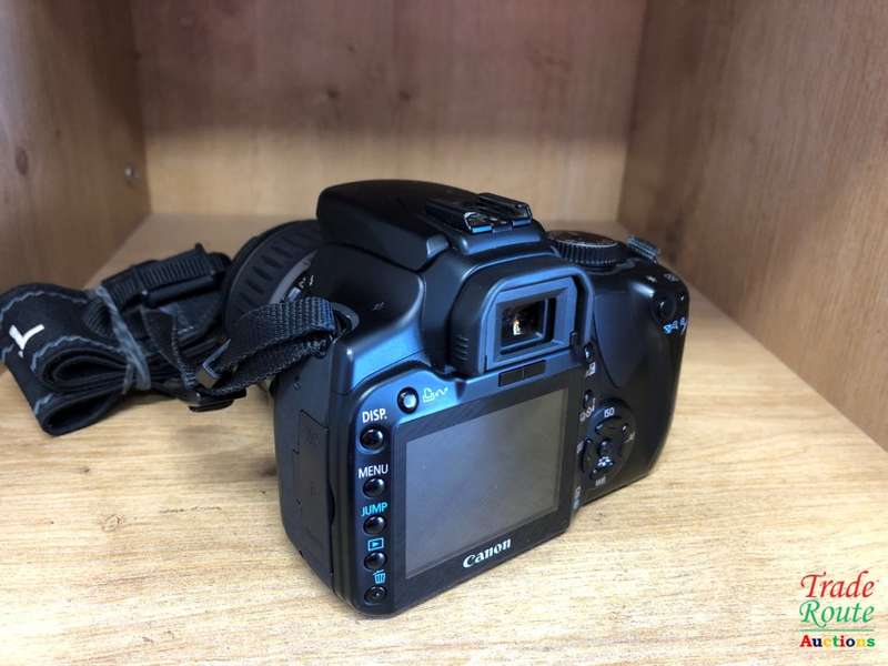 Canon EOS 400D DigitalSLR camera 10.1 Megapixels + Canon EFS 18-55mm Lens