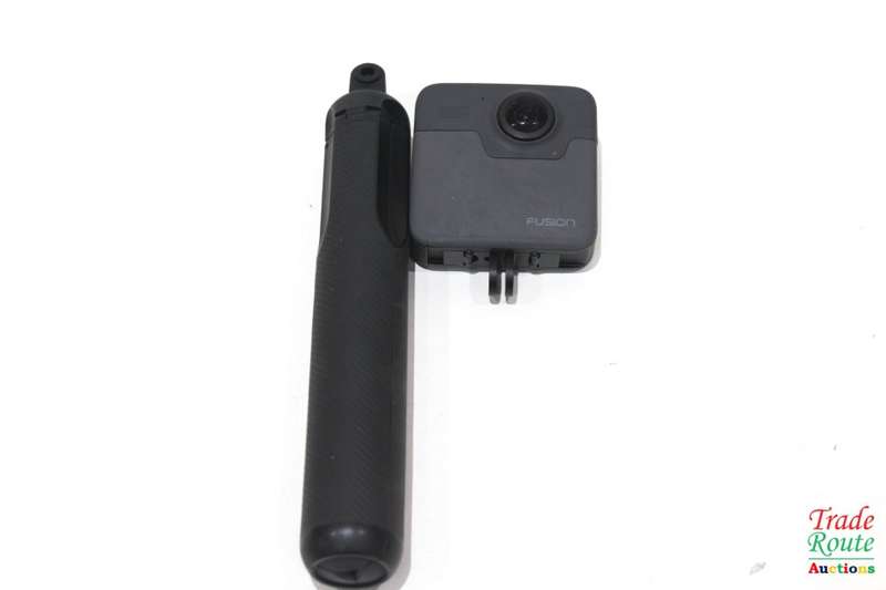GoPro Fusion 360 Spherical Action Camera - 18MP - CHDHZ-103 with Tripod