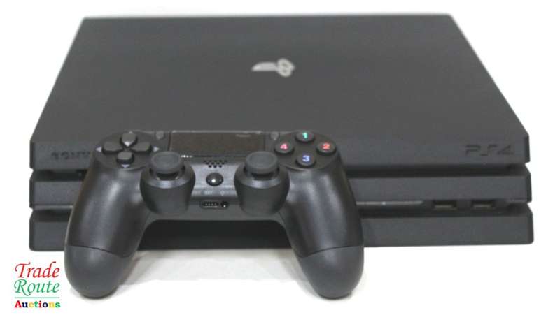 Sony Playstation 4 Console Pro 1TB [CUH-7216b] PS4 PRO + 1 x Generic Wireless Controller
