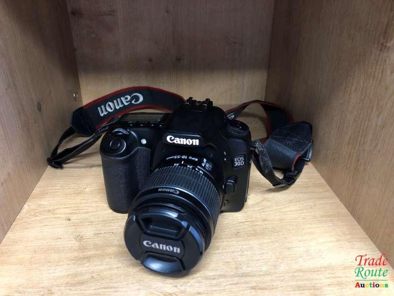 Canon EOS 30D 8.2MP Digital SLR Camera Kit with EF-S 18-55mm f/3.5-5.6 Lens