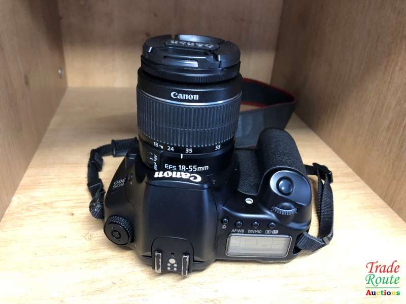 Canon EOS 30D 8.2MP Digital SLR Camera Kit with EF-S 18-55mm f/3.5-5.6 Lens