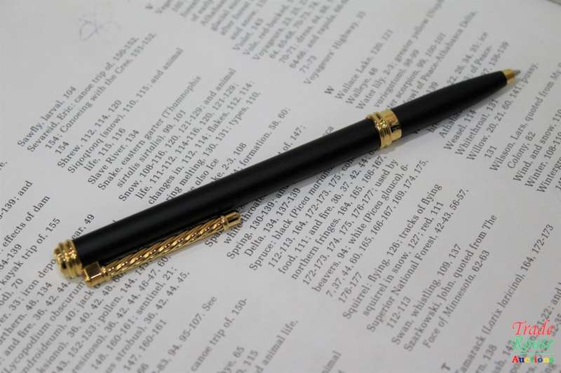 Charriol Celtic pen Soft black lacquered steel body, pink gold plated cap and clip