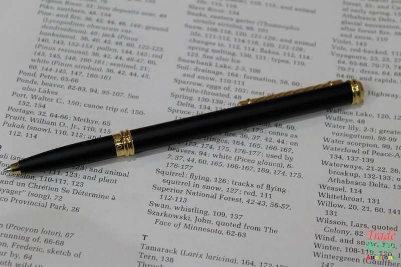 Charriol Celtic pen Soft black lacquered steel body, pink gold plated cap and clip