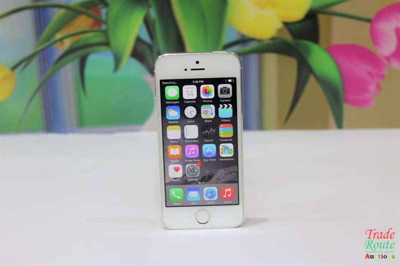 Apple Iphone 5S  32GB SmartPhone A1530 *** APPLE IPHONE5s ***