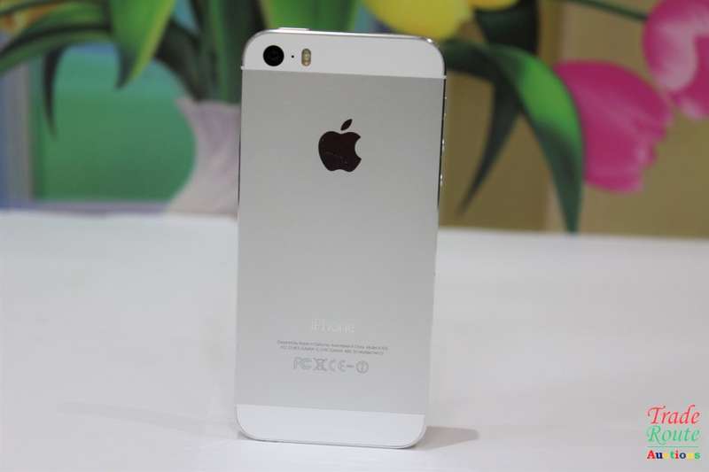 Apple Iphone 5S  32GB SmartPhone A1530 *** APPLE IPHONE5s ***