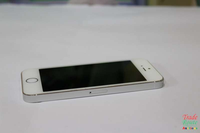 Apple Iphone 5S  32GB SmartPhone A1530 *** APPLE IPHONE5s ***